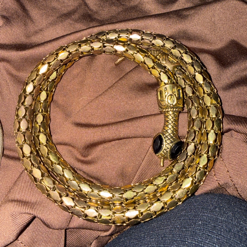 Vintage Golden Mesh Stretch Black
Rhinestone Egyptian Snake Serpent Coil -Cuff